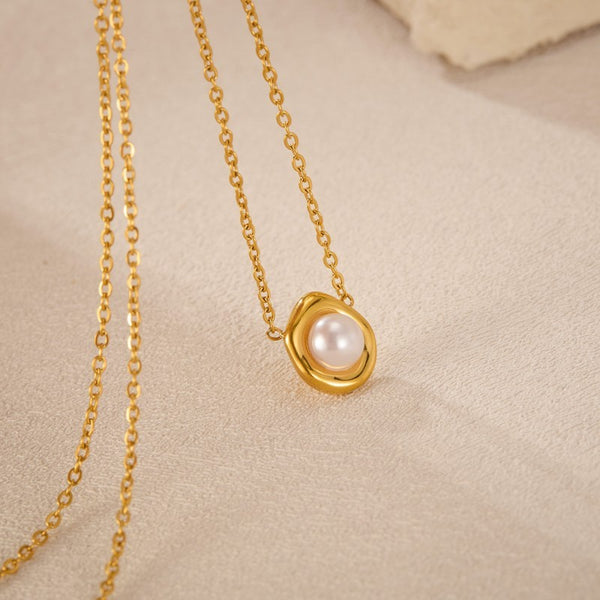 Dainty Pearl Necklace
